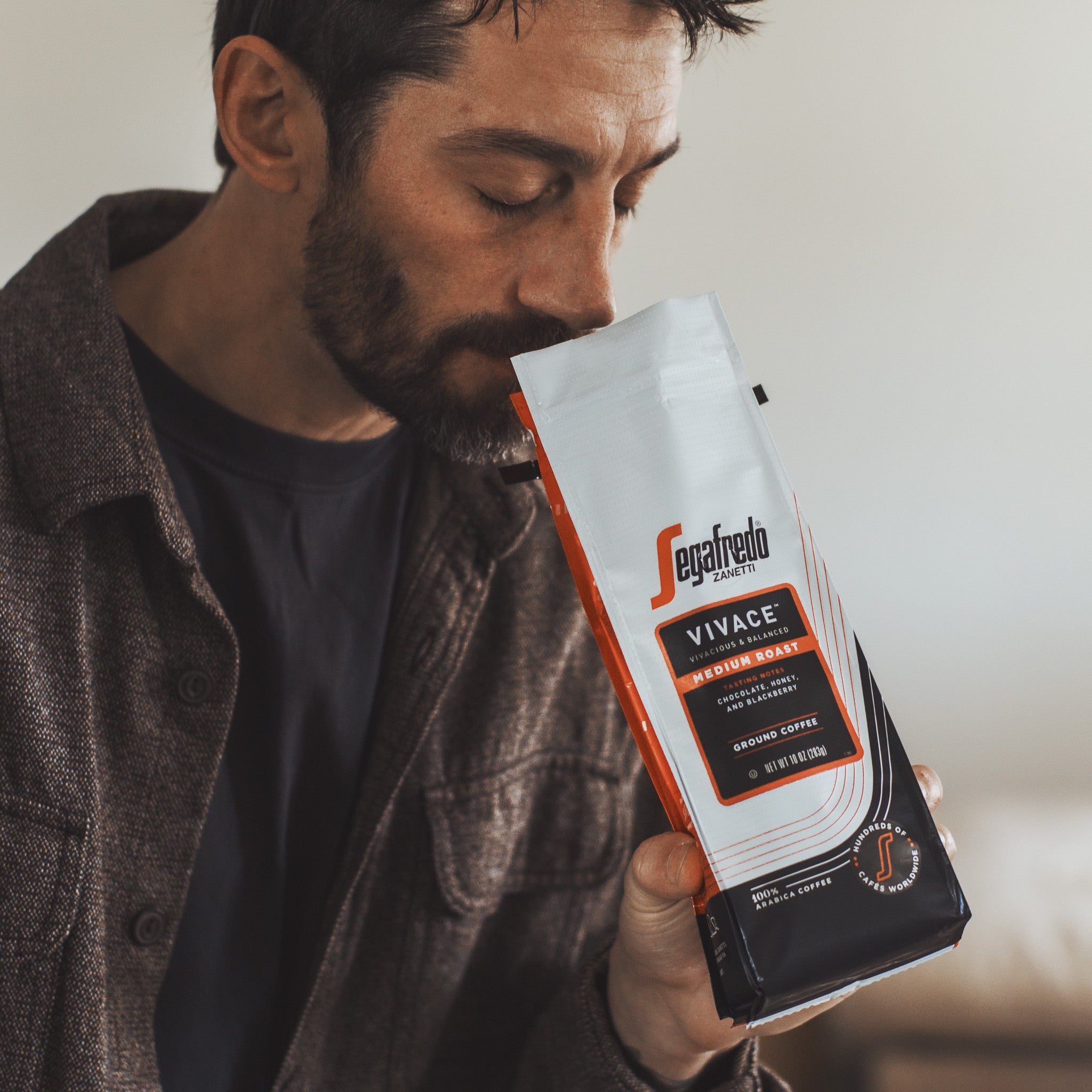 ラティーファ Vivace Medium Roast Coffee – Segafredo